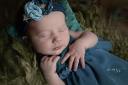 Shooting nouveau né le plus bezu du monde par Azemard Stéphanie photographe Montpellier Gard Hérault