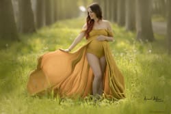 Photo de Grossesse en exterieur sur Montpellier , shooting réalisé par Azémard Stéphanie photographe