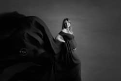 femme enceinte photo en noir et blanc azemard stephanie photographe Montpellier