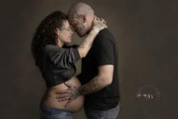 photo de grossesse couple tatoué azemard stephanie photographe Montpellier
