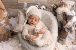 Séance-de-noel-nouveau-né-Azemard-Stéphanie-photographe-profesionnel-dans-le-Gard