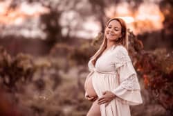 Shooting-dans-la-pampa-au-Grau-du-roi-séance-maternité-Azemard-Stéphnaie