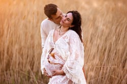 Photo-de-grossesse-champ-de-blé-Montpellier-Azemard-Stéphanie-photographe