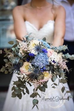 Bouquet de mariage exquis photographié par Azémard Stéphanie, spécialiste de la photographie de mariage dans le Gard et l'Hérault.