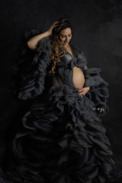 Shooting maternité femme enceinte 8 mois par Azemard Stéphanie, photographe spécialisée dans le Gard